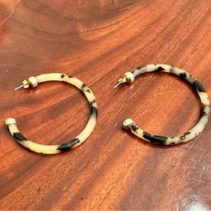 Resin Tortoise Shell Hoop Earrings